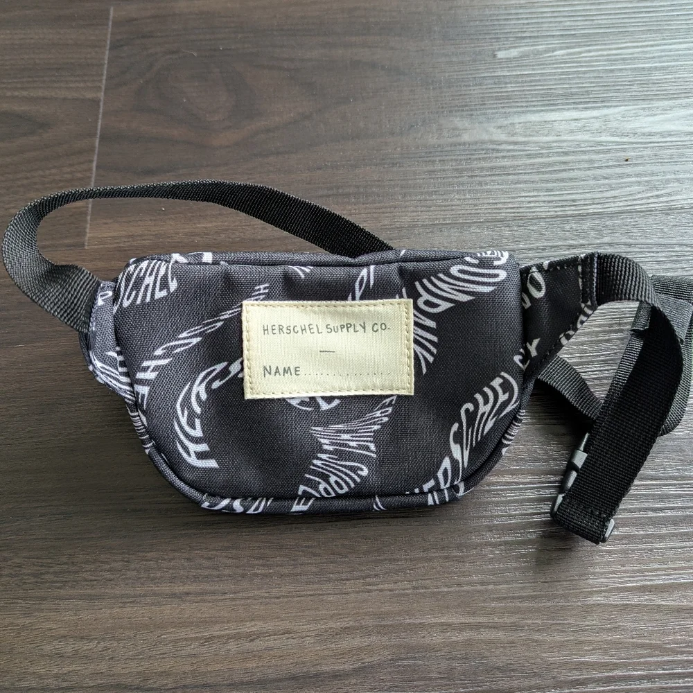 Herschel Black & Blue Small Belt Bag Crossbody Hip Pack Gorpcore Travel